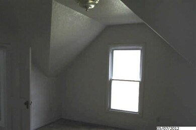 215 S Pine St, Davenport, IA 52802 - photo 6