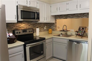 Beautiful Kitchen ALL NEW Stainless Steel Applianc