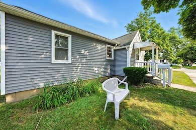 300 N Lenawee St, Durand, MI 48429 - photo 5