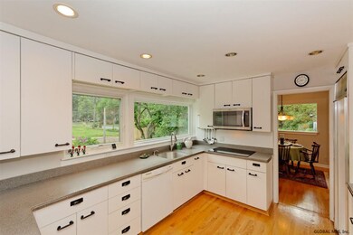 1499 Keyes Ave, Schenectady, NY 12309 - photo 6