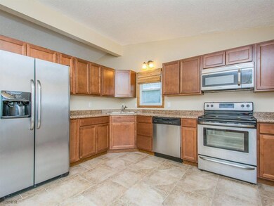2541 E Ovid Ave, Des Moines, IA 50317 - photo 6