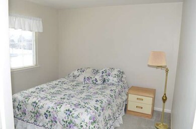 1315 Lazy Hollow Ct, Naperville, IL 60565 - photo 7