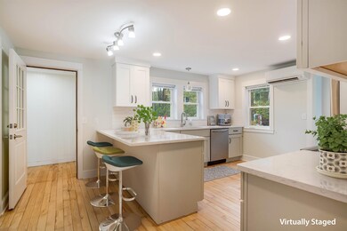 11 Cedar St unit B, Newmarket, NH 03857 - photo 4