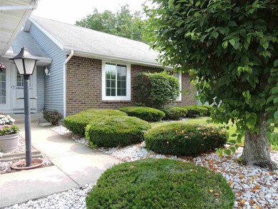 18229 Crownhill Dr, South Bend, IN 46637 - photo 3