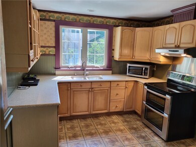 2 Simmons Terrace, Middletown, RI 02842 - photo 5