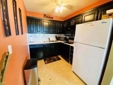 70 Coventry C, West Palm Beach, FL 33417 - photo 4