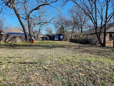 203 Stroud St, Cleburne, TX 76033 - photo 7