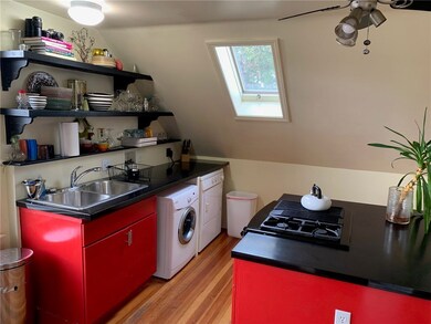 46 Eastnor Rd unit 3, Newport, RI 02840 - photo 2