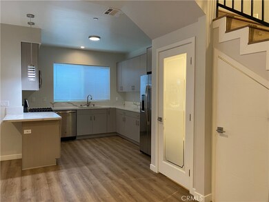 22425 Del Valle St unit 5, Woodland Hills, CA 91364 - photo 4