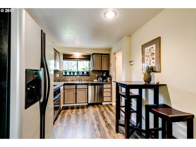 2216 Ridgeway Dr, Eugene, OR 97401 - photo 5