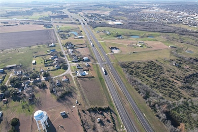 427 West St, Taylor, TX 76574 - photo 3