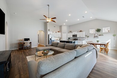 217 Thorpe Dr, Spring Hill, TN 37174 - photo 6