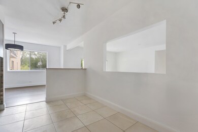 5251 Galitz St unit 311, Skokie, IL 60077 - photo 6