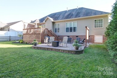 4044 Hereford Ln, Dallas, NC 28034 - photo 4