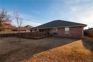 4112 Gyrfalcon Dr, Norman, OK 73072 - photo 2
