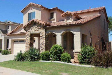 5254 E. Hilton Ave - Front yard