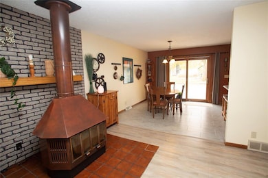 506 S Attica Rd, Knoxville, IA 50138 - photo 7