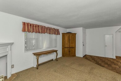 15-06 212th St unit 207, Bayside, NY 11360 - photo 4