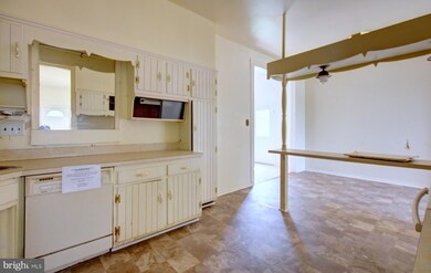 8207 Legation Rd, New Carrollton, MD 20784 - photo 7