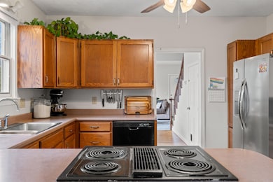 147 Field Ave_0130