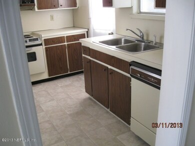 1738 El Prado Rd unit 6, Jacksonville, FL 32216 - photo 4