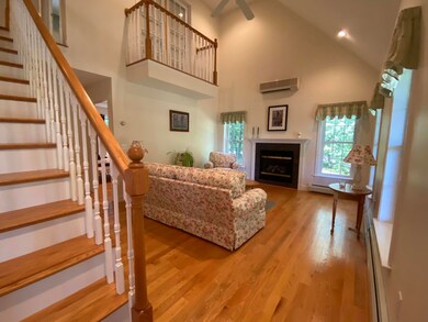 11 Riverside Dr