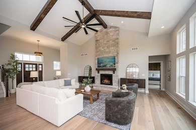 N66W21471 Sagebrush Dr, Menomonee Falls, WI 53051 - photo 3