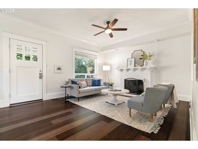 673 SE Heathcliff Ln, Hillsboro, OR 97123 - photo 4