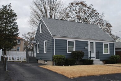 16 Cumberland St, Pawtucket, RI 02861 - photo 2
