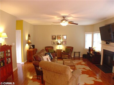 Den/Family/Great Room - Hardwoods, gas fireplace a