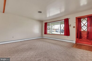 1 Hahn Cir, Walkersville, MD 21793 - photo 2