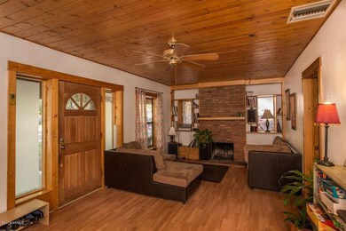 3LIVING ROOM