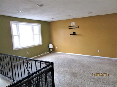 LIVING AREA/PICTURE WINDOW