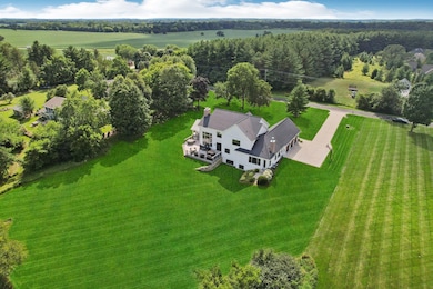 998 N Griffith Rd, Oconomowoc, WI 53066 - photo 3