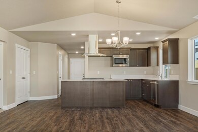 1067 NW Varnish Ln unit 66, Redmond, OR 97756 - photo 6