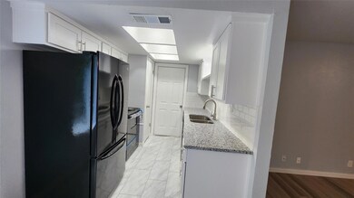 2806 Hyde Park Cir, Denison, TX 75020 - photo 4