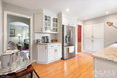 16 Marlborough Ave, Middlesex, NJ 08846 - photo 2