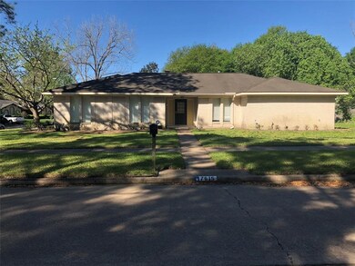 7615 White Fir Dr, Houston, TX 77088 - photo 2