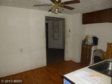 169 Rr 1 Box 169 D Critton Owl Ho, Paw Paw, WV 25434 - photo 5