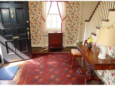 Entry/Foyer.