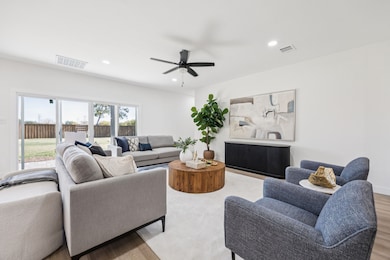 2516 Sunridge Rd, Carrollton, TX 75006 - photo 6