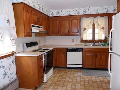 98 Bramans Ln, Portsmouth, RI 02871 - photo 2