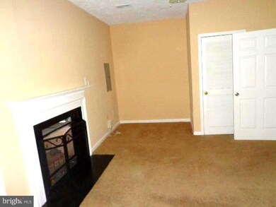 7155 Mahogany Dr, Hyattsville, MD 20785 - photo 2