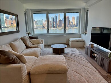 52-03 Center Blvd unit 928, Queens, NY 11101 - photo 2