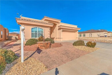 749 Desert Silver Dr, Horizon City, TX 79928 - photo 2