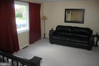 909 Circle Dr, Halethorpe, MD 21227 - photo 5