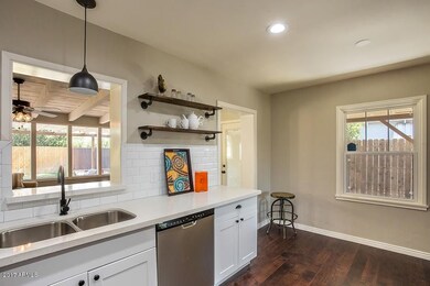 1622 W Avalon kitchen 3