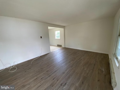 111 E 6th Ave, Ranson, WV 25438 - photo 4