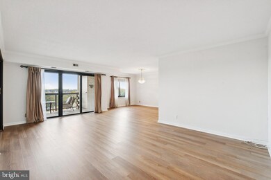 Watergate At Landmark unit 823, Alexandria, VA 22304 - photo 2