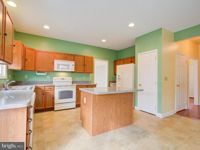 56 Willowby Ct, Bunker Hill, WV 25413 - photo 3